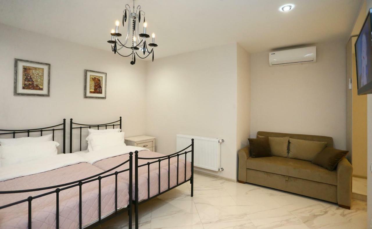 Old Corner Apartment Tbilisi Bagian luar foto