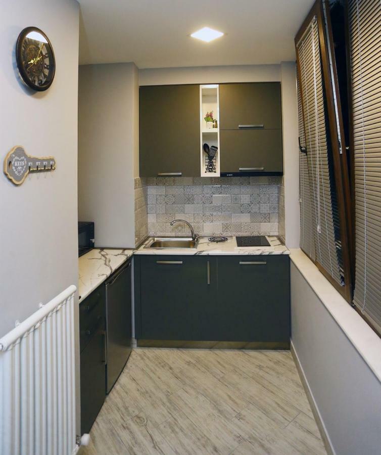 Old Corner Apartment Tbilisi Bagian luar foto